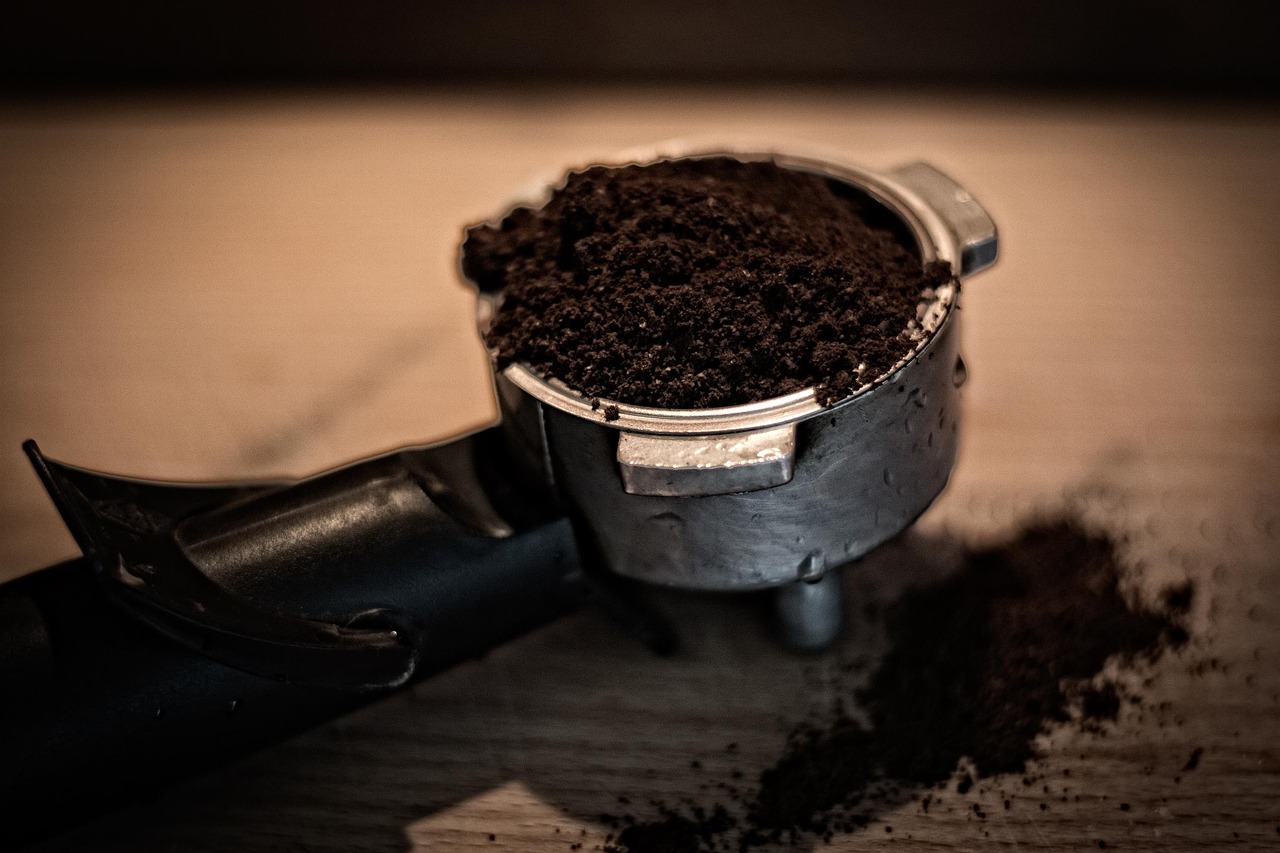 Read more about the article Why Does Coffee Powder Turn Black? |AN INVESTIGATIVE LOOK INTO THE BLACKENING OF COFFEE POWDER|